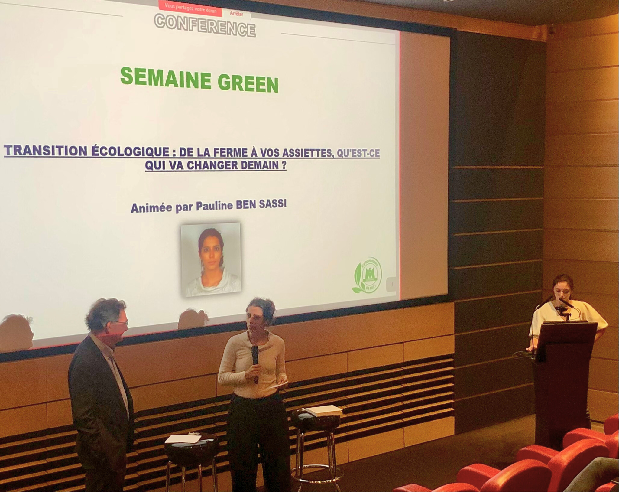 Christian de Perthuis devant les collaborateurs du Groupe M6-RTL